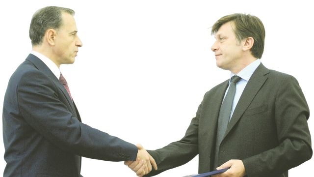 Geoană se arată încrezător în alianţa cu PNL şi ar accepta un premier liberal într-un guvern PSD-PNL