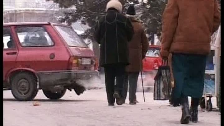 Zeci de persoane au ajuns la Urgenţă după ce au alunecat pe gheaţă 