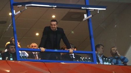 Becali: Tătăruşanu avea salariu 200.000, nu mai poate acum să aibă salariu ăsta!