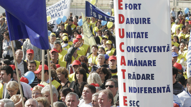 Sindicaliştii clujeni ameninţă că vor ieşi în stradă în 2010