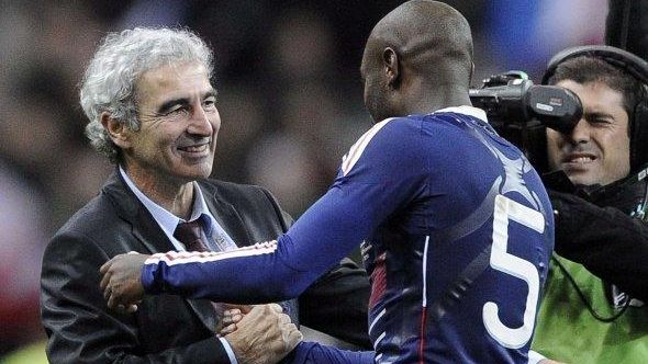 Francezii vor să-l demită pe Domenech înainte de Mondiale