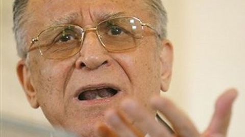Ion Iliescu despre Revoluţie: Cum să fim noi iniţiatorii acţiunilor teroriste, când noi eram ţinta?