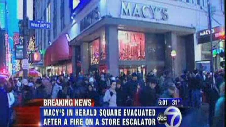Magazinului Macy\'s din New York a fost evacuat în urma unui incendiu