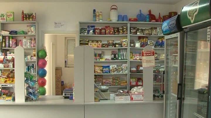 Farmaciile din mediul rural se transformă în magazine alimentare 
