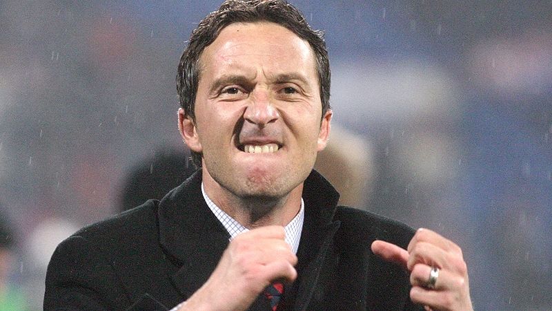 Mihai Stoica: Dan Petrescu îşi va rezilia contractul luni. Vreau să găsesc un antrenor străin