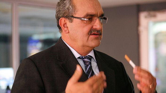 Mitrea spune bancuri despre Geoană. Află care este gluma primită pe sms de pesedist