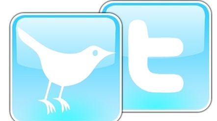 Ce au postat pe twitter Băsescu şi Geoană, înainte de dezbatere