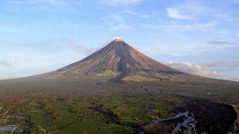 Erupţia vulcanului Mayon din Filipine este iminentă