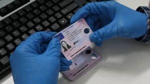 Poliţiştii harghiteni au reţinut opt permise de conducere din care cinci sunt false