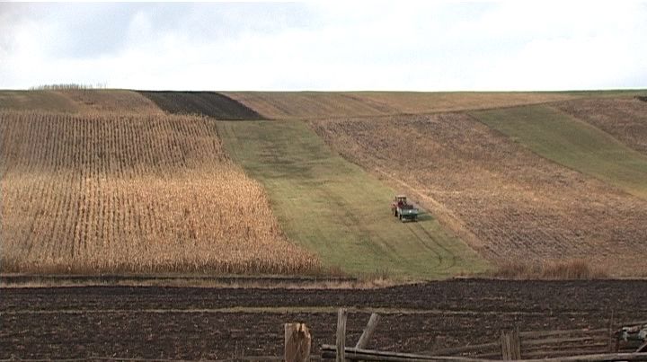 Satelitul încurcă planurile fermierilor mureşeni