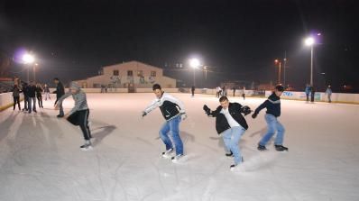 Distracţie pe gheaţă în tot Bucureştiul