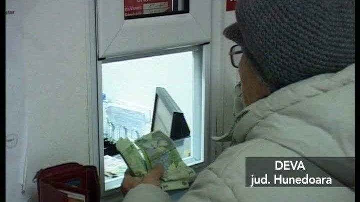 Sute de pensionarii hunedoreni au făcut împrumut la CAR pentru sărbătorile de iarnă