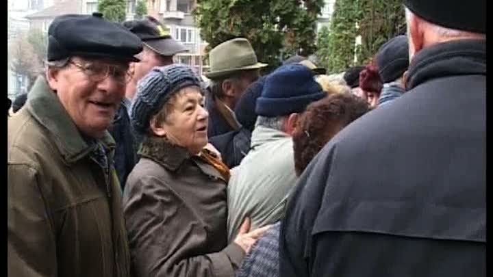 Pensionarii din Deva s-au îmbulzit pentru a prinde un bilet de tratament pe 2010 