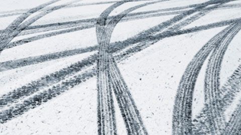 Ceaţă şi polei pe trei artere naţionale din judeţul Constanţa