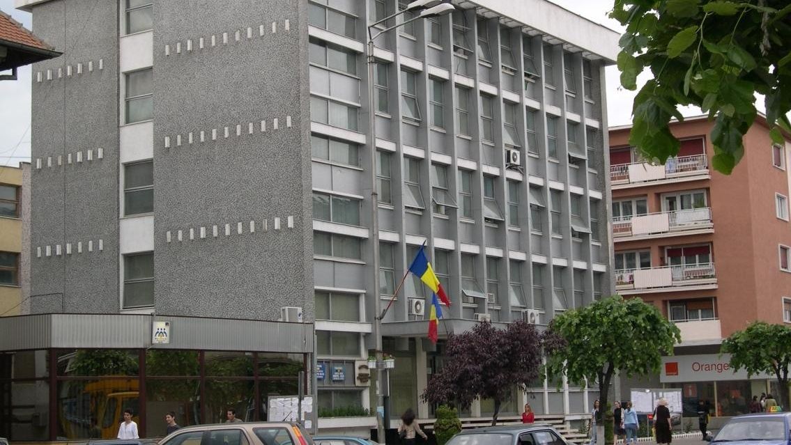 Noul Contract colectiv de muncă taie din veniturile funcţionarilor din Primărie şi Consiliului Local Bacău 600 de lei pe lună