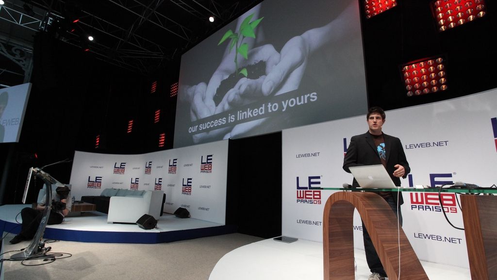 LeWeb: Twitter, Facebook şi dragostea supremă faţă de internauţi