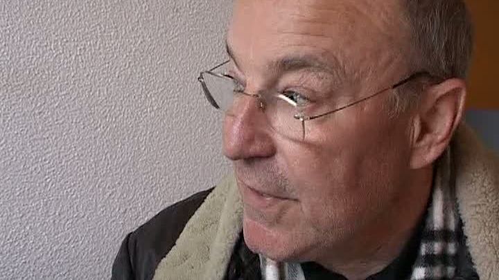 O româncă a păgubit un francez cu 200.000 de euro. L-a sunat, totuşi, să-i mulţumească