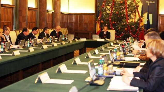 Joi a expirat termenul până la care Guvernul trebuia să aprobe bugetul pe 2010