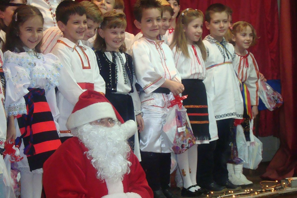 Serbări de Crăciun fără părinţi din cauza gripei noi, în grădiniţele din Sibiu