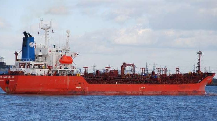 Piraţii somalezi au capturat un cargou britanic pe care se află şi doi români