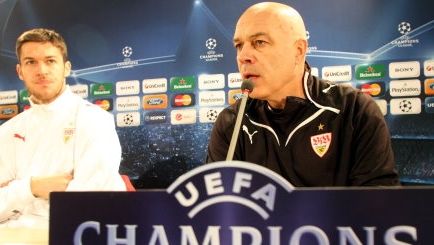 Christian Gross: \"Suntem \'obligaţi\' să câştigăm\"