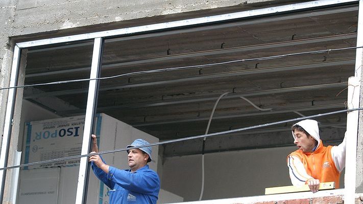 Piaţa de termopane se înjumătăţeşte în 2010 