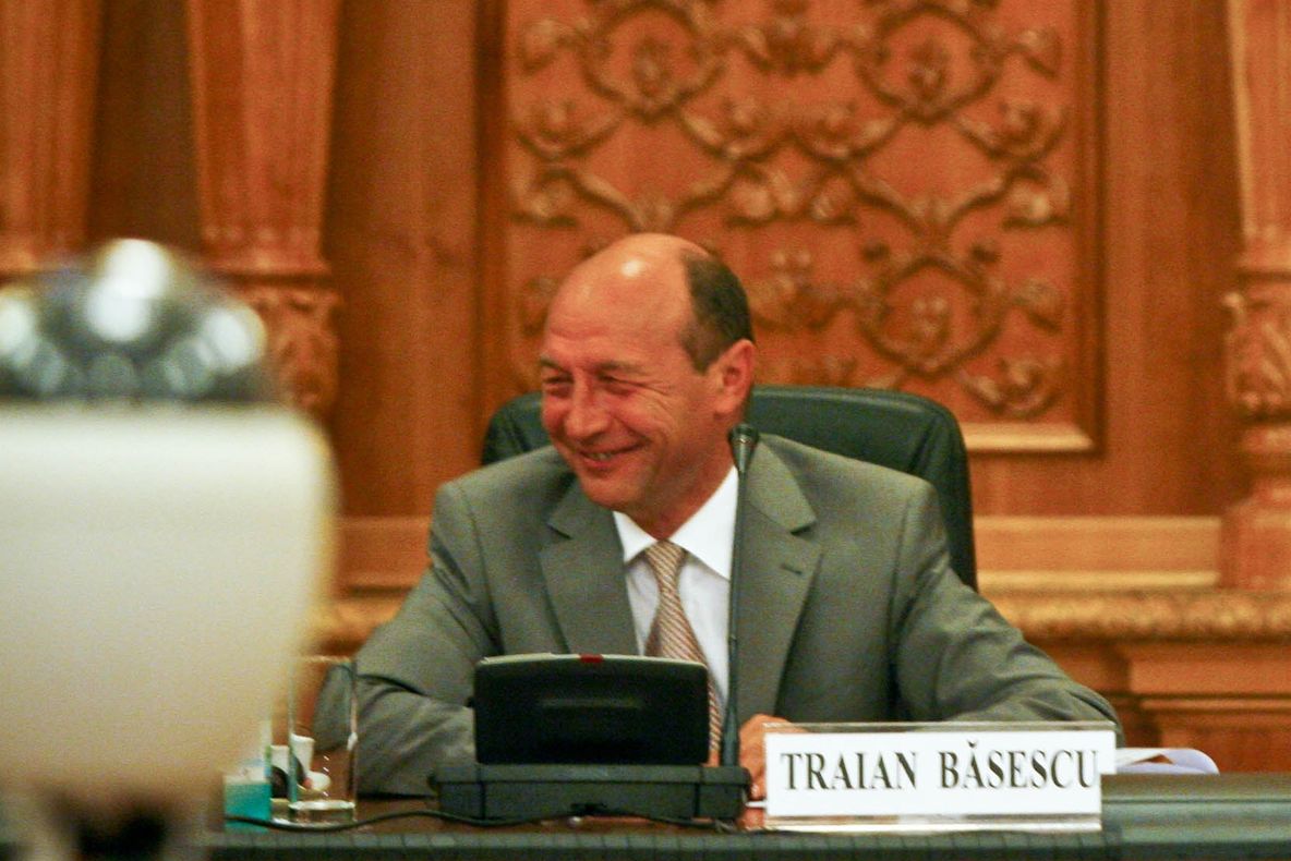 Guvernul demis poate trimite la Parlament proiectul de buget pe 2010