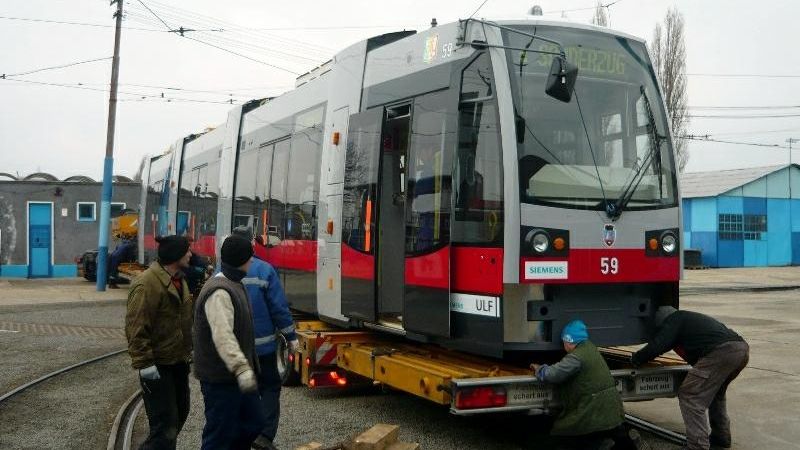 O femeie a murit sub roţile unui tramvai, în Bucureşti