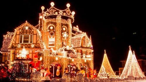 Votează cea mai frumoasă casă de Crăciun!