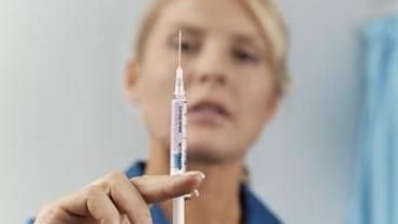 În judeţul Braşov au fost făcute doar 1.060 de vaccinuri AH1N1 din 50.000 disponibile 