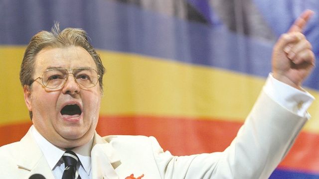 C.V. Tudor către o pedelistă: \"Maimuţa dracului\". VEZI VIDEO