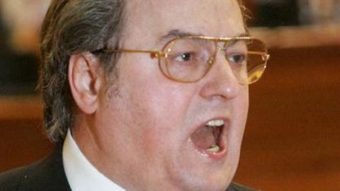 Corneliu Vadim Tudor vrea repetarea ambelor tururi ale alegerilor prezidenţiale