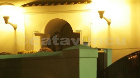 Geoană l-a vizitat miercuri noapte pe \"maleficul\" Vîntu, anunţă Academia Caţavencu