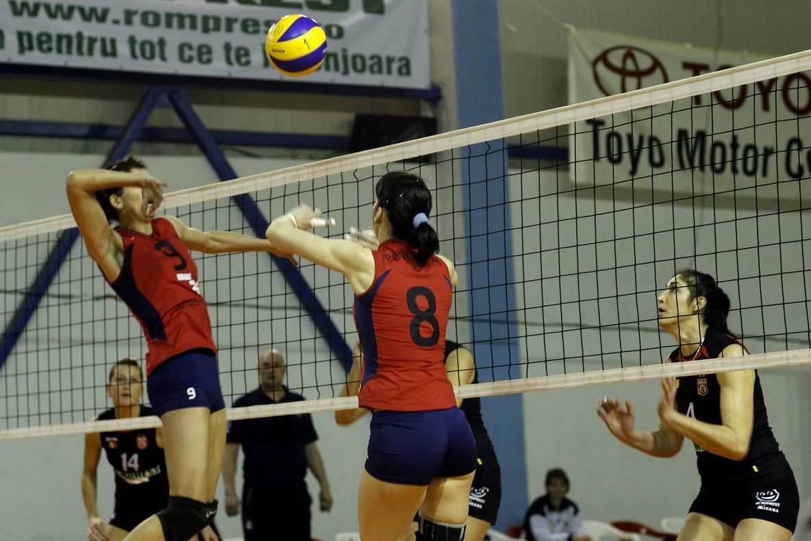 Dinamo Bucureşti şi Volei 2004 Tomis, în optimile CEV Cup la volei feminin