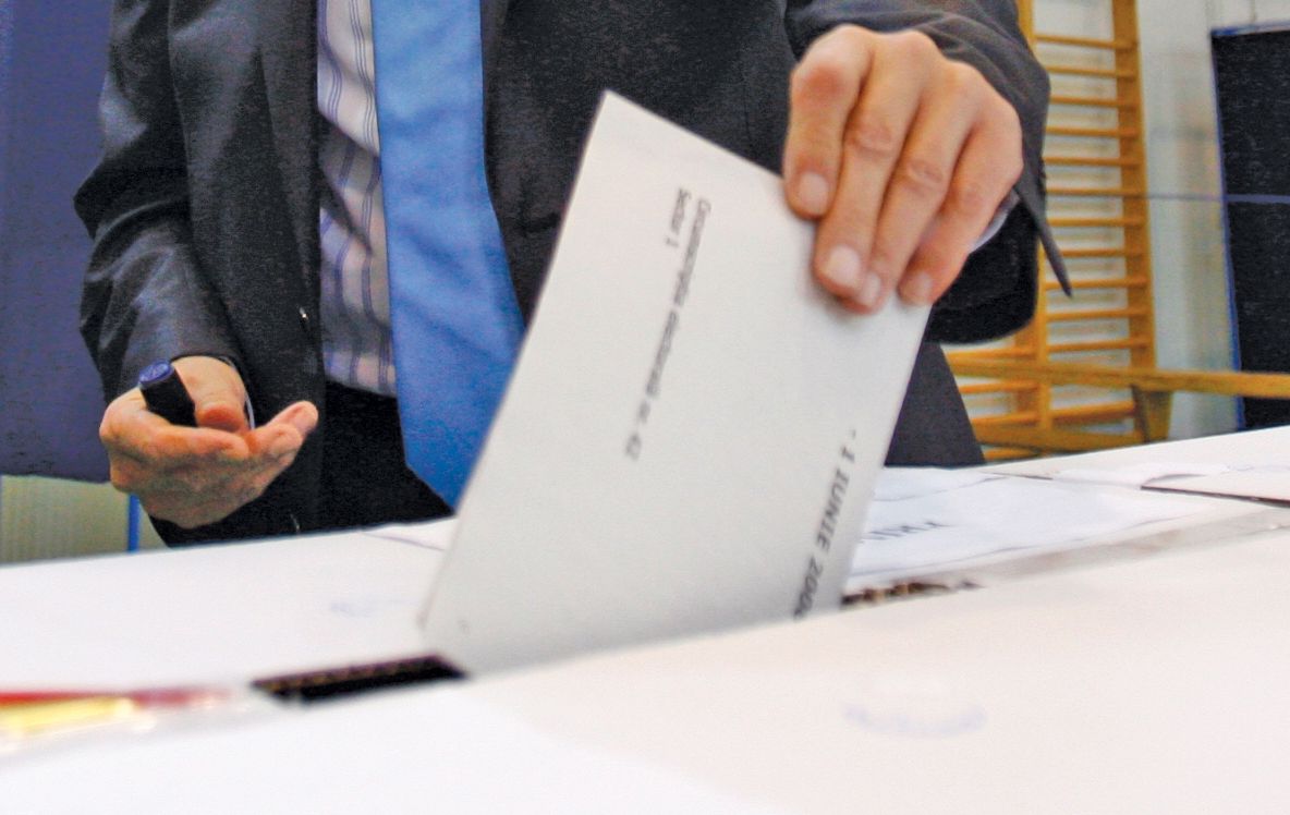 BEC: Prezenţa la vot, până la ora 21.00, a fost de 56,99%