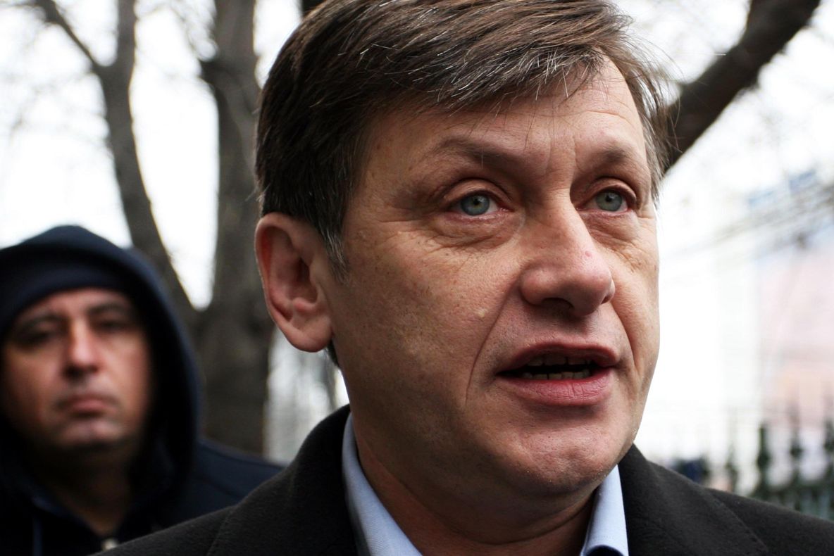 Antonescu: Băsescu are nevoie de compromiterea sau măcar fracturarea încă o dată a PNL