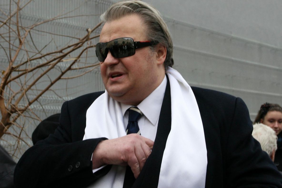 Vadim Tudor ar vrea şi anularea turului I