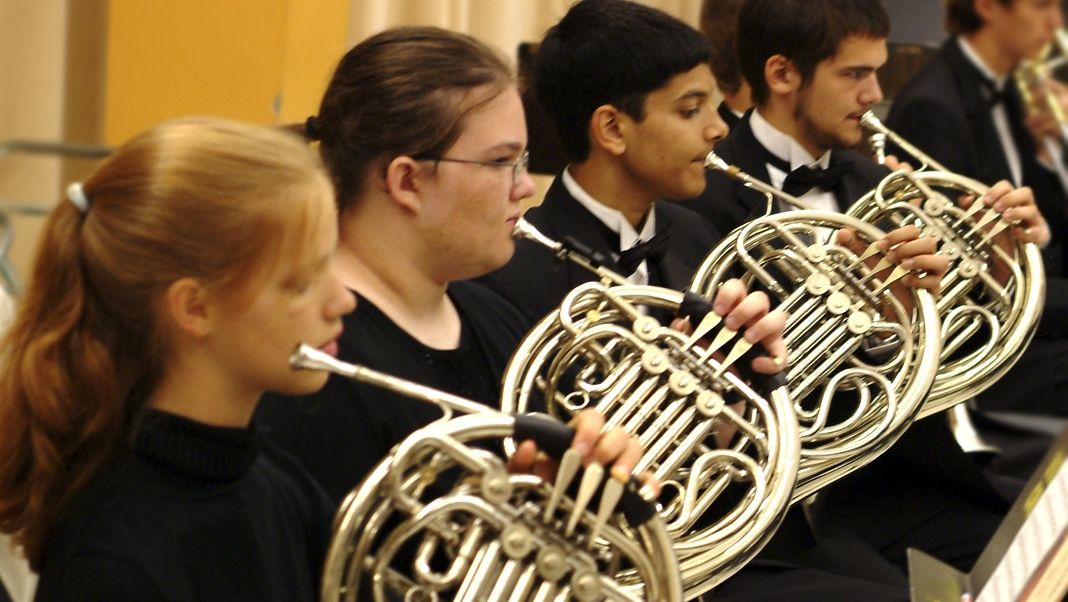 Liceul de muzică, Tudor Jarda din Bistriţa împlineşte 40 de ani de activitate