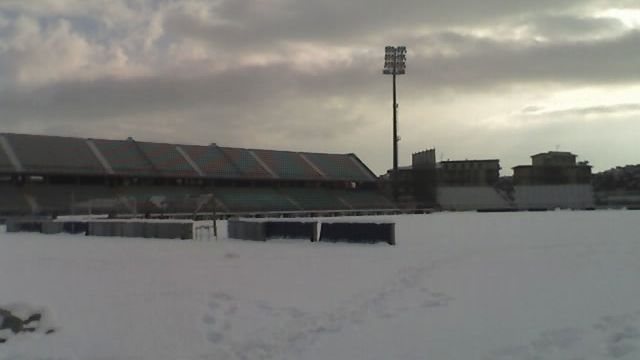 Fotbal îngheţat în Europa. Zăpada a amânat revenirea lui Mutu