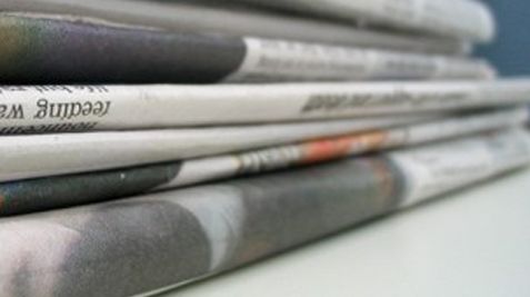 Politica şi Ziua Naţională sunt subiectele editorialelor principale