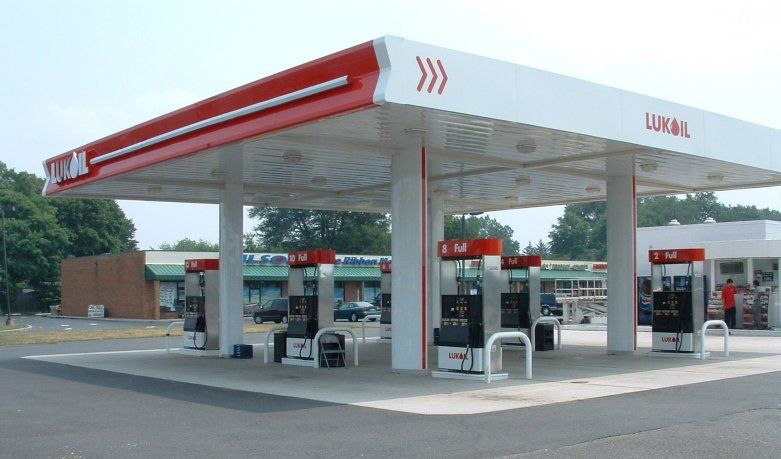 Lukoil se retrage din Letonia și Lituania din cauza sentimentelor antirusești