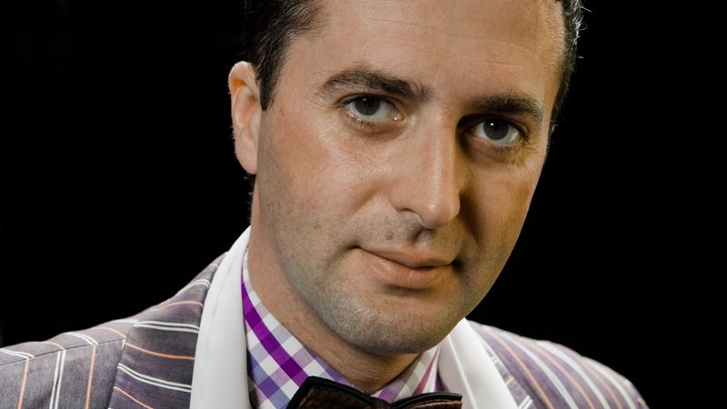 Un nou DIVORŢ zguduie lumea mondenă. Cătălin Dezbrăcatu s-a separat de soţie 