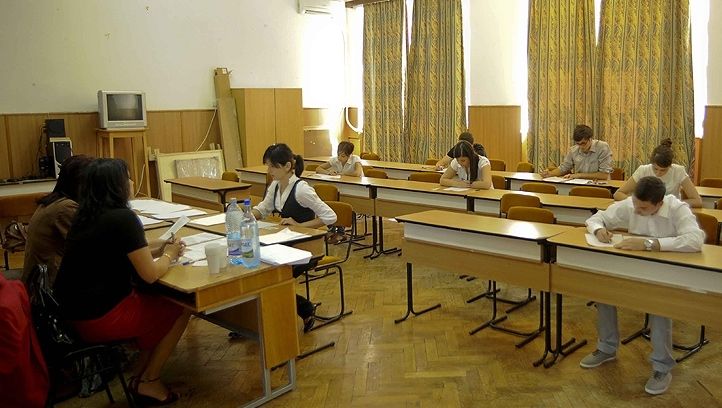 Începe Bacalaureatul! Emoții mari pentru elevii de clasa a 12-a