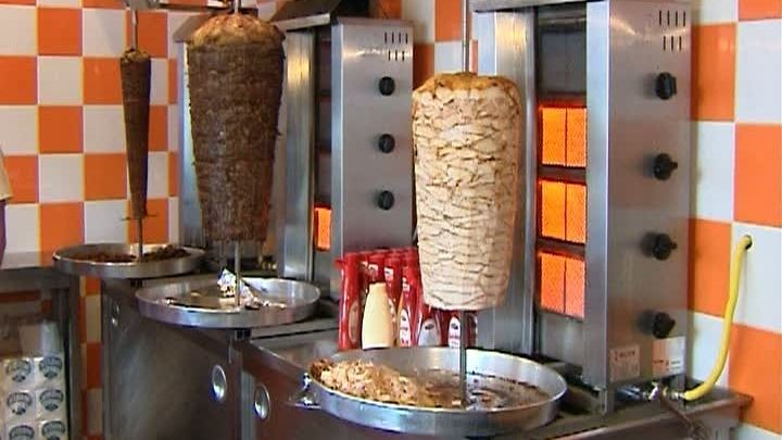 Ce conține cu adevărat o șaorma - Un criminalist britanic a fost îngrozit după ce a efectuat teste de laborator