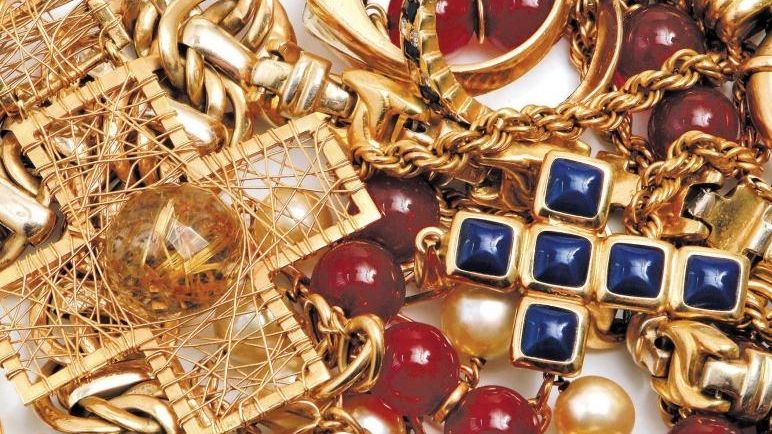 Cum verifici o bijuterie din aur, ca să nu fii păcălit. Ce semn trebuie să căutăm și unde?