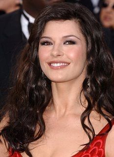 Catherine Zeta-Jones va interpreta rolul unei actrițe celebre din Perioada de Aur a Hollywoodului