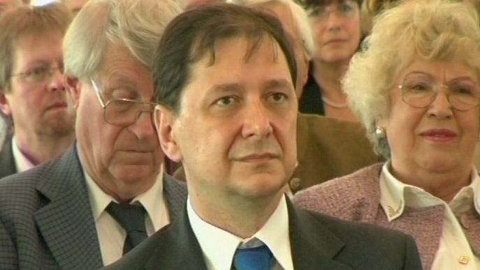 Filip: Am propus rechemarea directorului ICR Paris şi a ambasadorului din Franţa Bogdan Mazuru