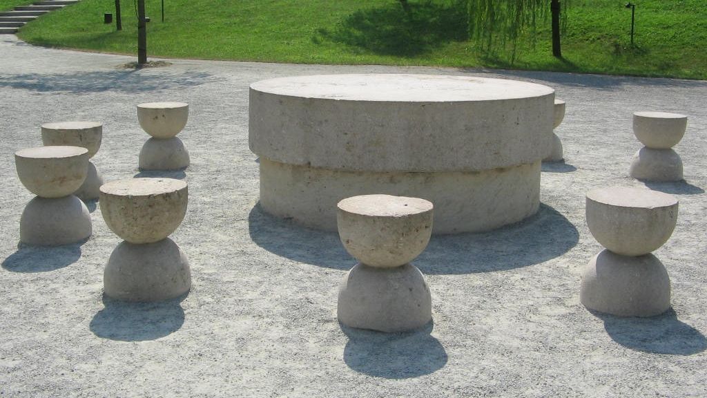 VIDEO. Gestul unui angajat al Primăriei, la Masa Tăcerii: "Eram copleşit de emoţii"