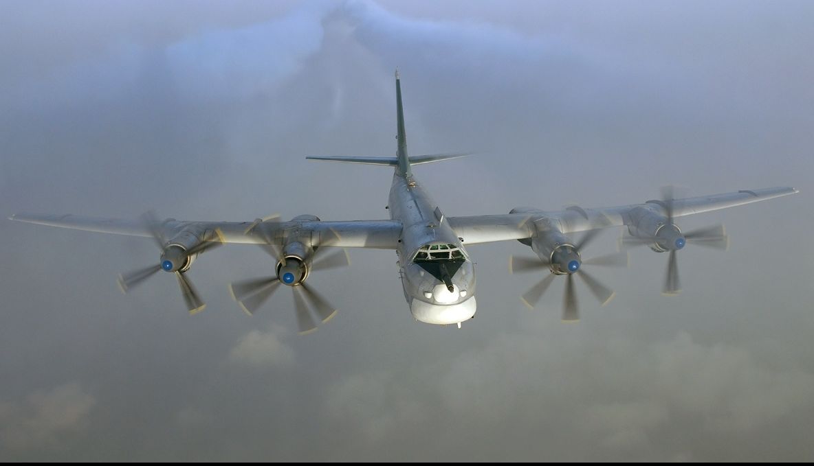 Bombardiere ruseşti, în apropierea Marii Britanii.Avioane de vânătoare britanice, ridicate de la sol