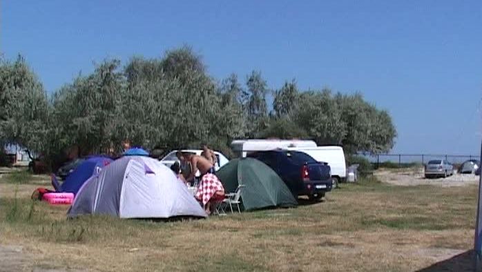 Cele mai frumoase locuri de camping din România. Ghid complet pentru o vacanță de neuitat în natură
